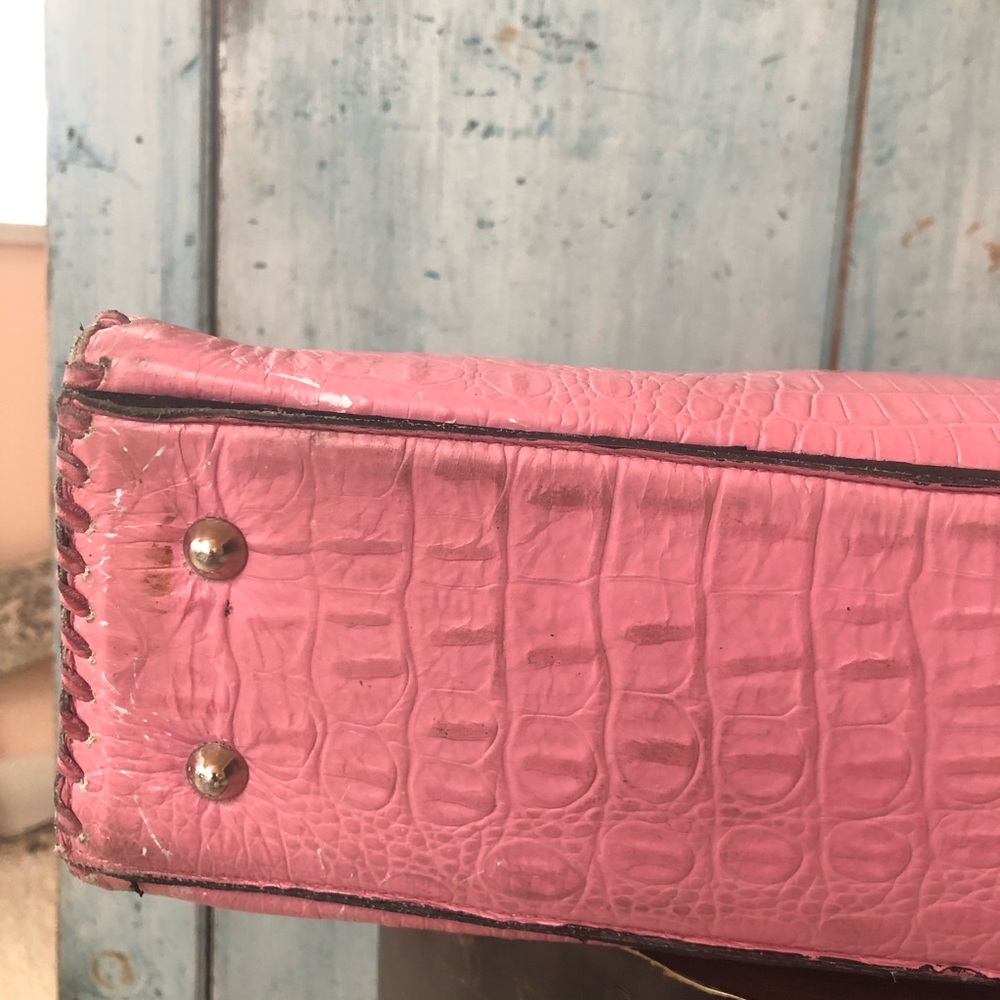 Juan Antonio hand-tooled and designed pink leather bag with everything you need! - Picture 8 of 16